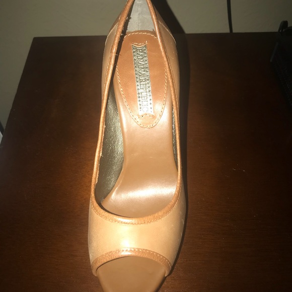 Banana republic heels - Picture 3 of 6